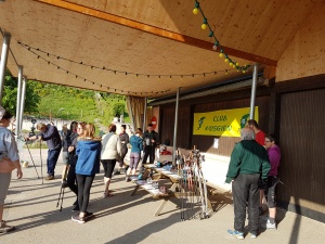 présentation par INTERSPORT des matériels de marche nordique