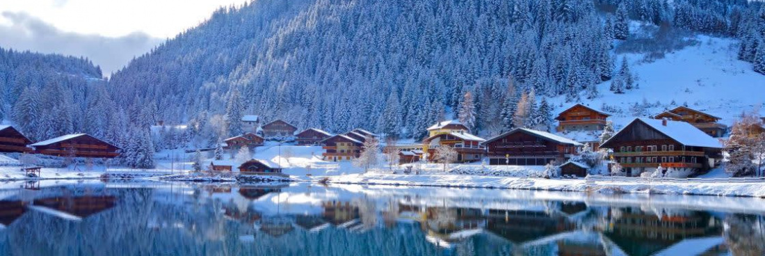 Bus des neiges pour la station de Châtel (Alpes), le samedi 4 février 2023